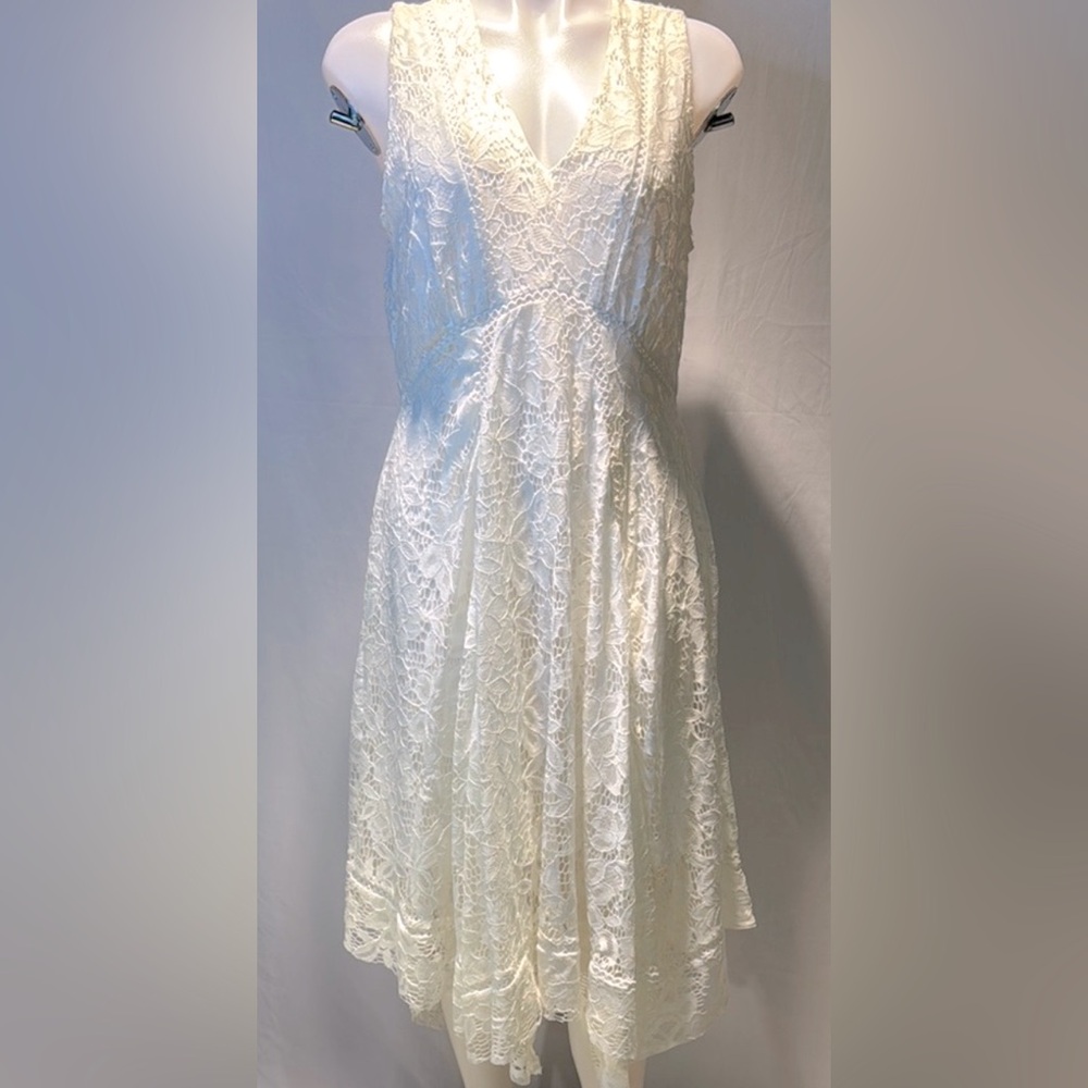 🆕 Just...Taylor Cream Sleeveless V-Neck Midi Sundress